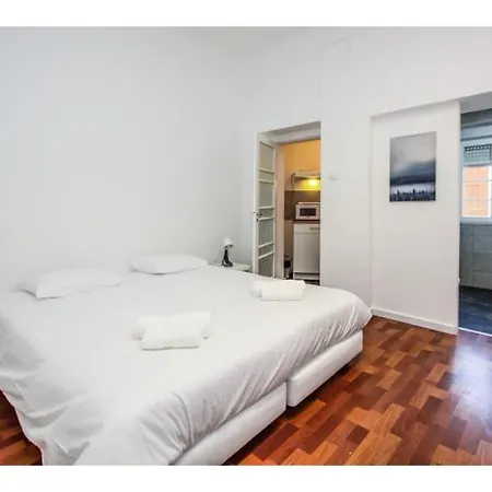 Houze Spacious 9 Bedroom Flat In Central Lisbon Apartment